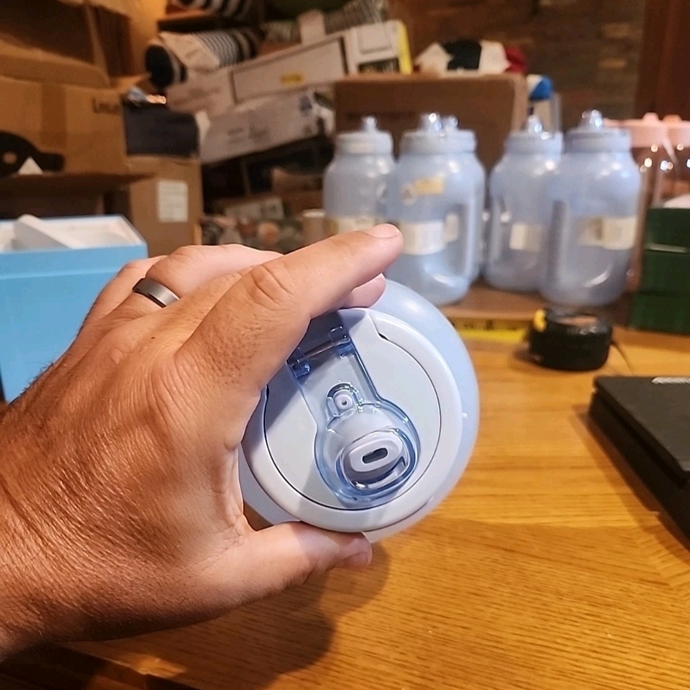 Ello Blue Water Bottle - Picture 3 of 3